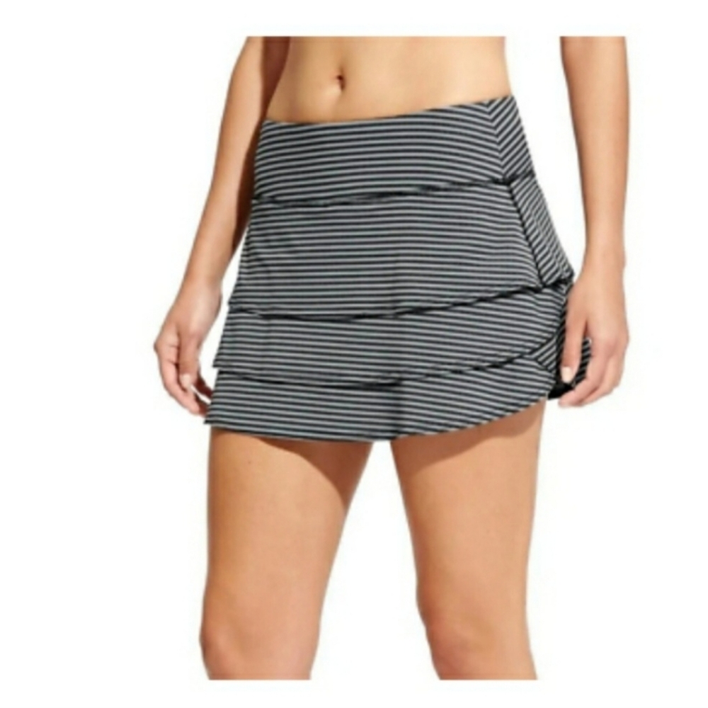 Athleta Striped Swagger Skorts
